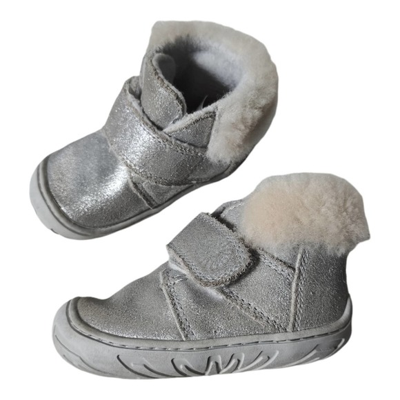 UGG Other - UGG Silver Jorgen Metallic (Toddler)